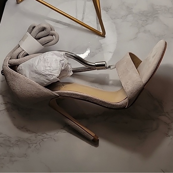 The Mode Collective Mink Sandal in Oyster Suede Size 36 (6) - Picture 6 of 16